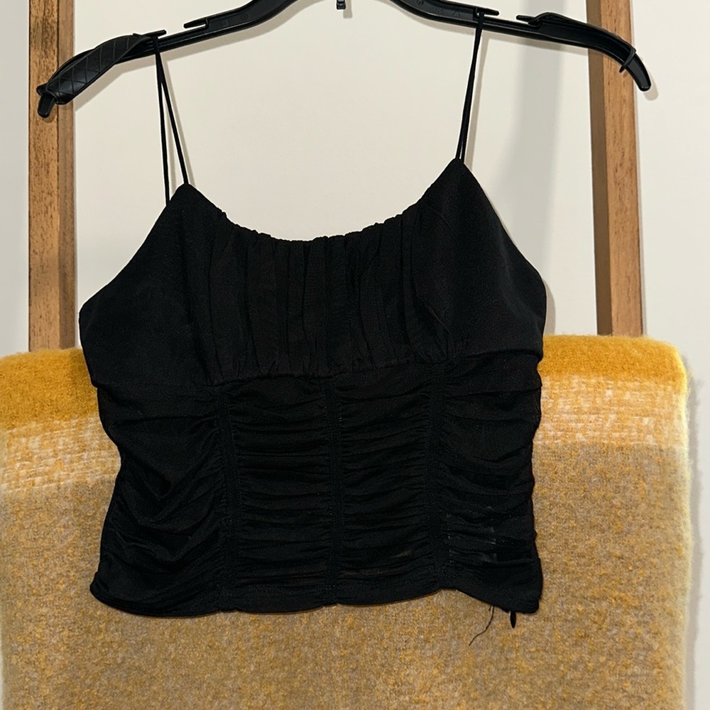 Princess Polly Black crop top tank top!✨🩷